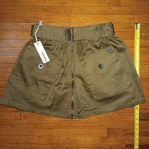 Diesel cargo skirt